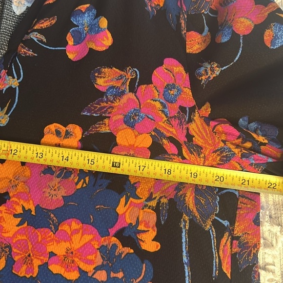 MAEVE by ANTHROPOLOGIE Blouse Floral Print with Brass Buttons| S - Picture 6 of 7